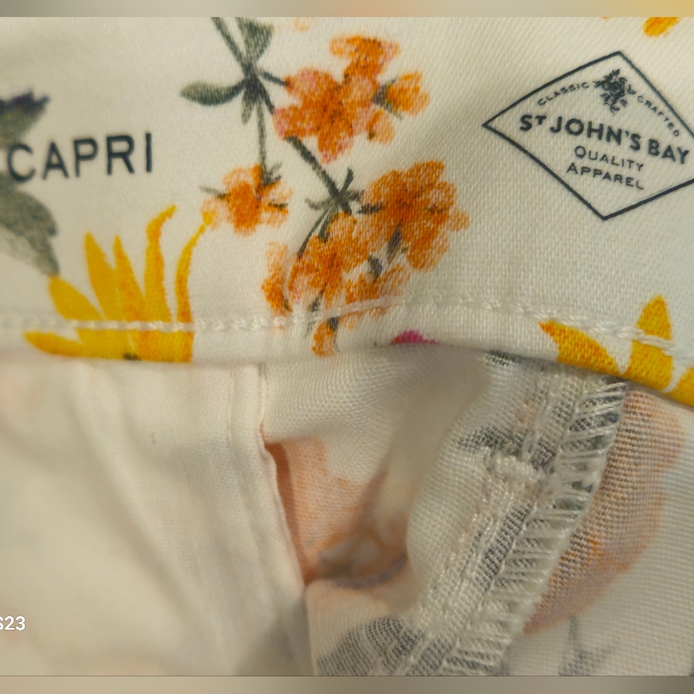St. John's Bay Floral Midrise  Capri Pants - Orange, Yellow, Blue - Picture 11 of 11